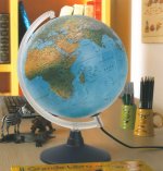Mappamondo 14- cm.40 
base plastica luminoso
